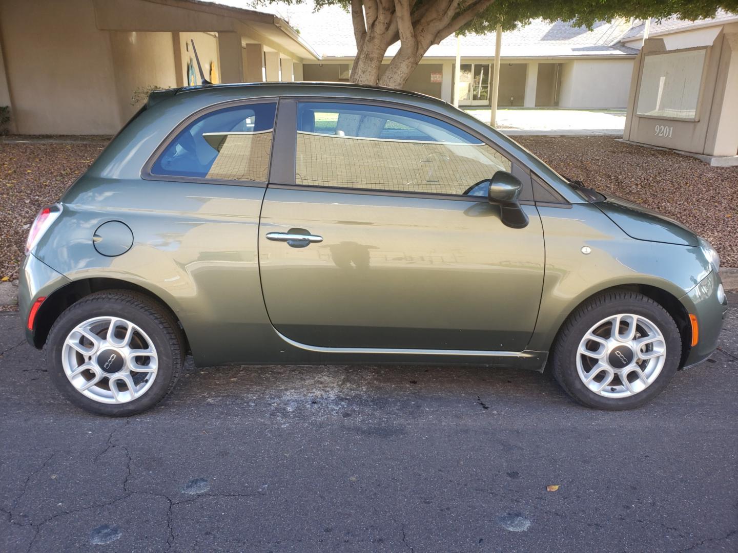 2012 green /gray and lite gray Fiat 500 pop (3C3CFFAR8CT) , 5-Speed Automatic transmission, located at 323 E Dunlap Ave., Phoenix, AZ, 85020, (602) 331-9000, 33.567677, -112.069000 - 2012 FIAT 500,........EXCELLENT condition, A Real Must See!!.... ONLY 129K miles..... Ice cold A/C, No accidents, Power everything, Stereo/cd player, Phone sync, Bluetooth, Clean gray and lite gray interior with gray cloth seats in near perfect condition, power windows, power door locks, clean Arizo - Photo#4